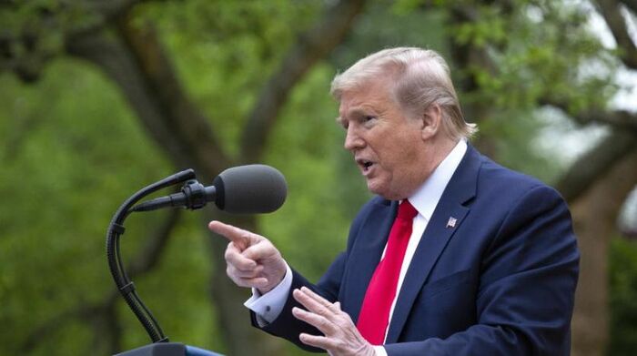 رئيس الوزراء البولندي يدعو إلى عدم الخوف من تهديدات ترامب بشأن الرسوم الجمركية