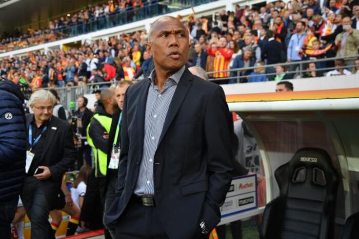 ناد فرنسي يقيل مدربه بعد أسوأ سلسلة هزائم في تاريخه