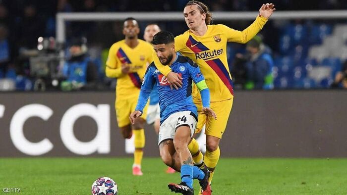 برشلونة يعود من نابولي بـ«تعادل ثمين»