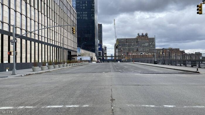 العالم يفرض قيوداً جديدة لاحتواء تفشي «كورونا» بانتظار اللقاحات