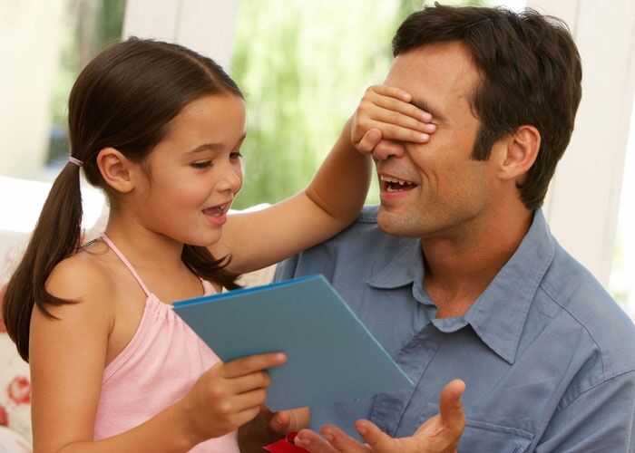 دراسة: ابتعاد الأطفال عن الأب يصيبهم بالمرض والاكتئاب