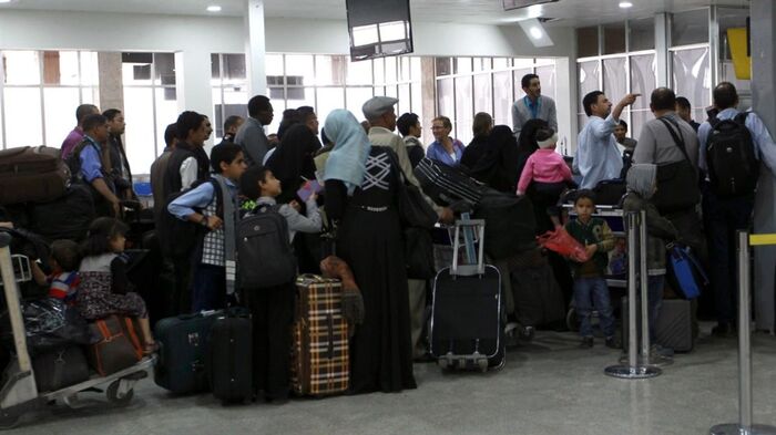 اليمن يدعو مواطنيه إلى عدم السفر إلى إيران تحت أي ظرف