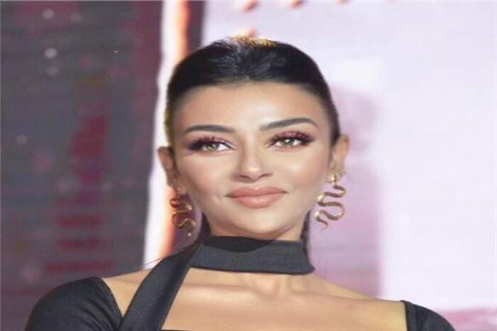 إعلامية مصرية تذبح أضحية العيد بنفسها بعد أخذ سيلفي معها (صور)