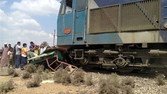 مصرع 6 في حادث تصادم قطار بسيارة في مصر