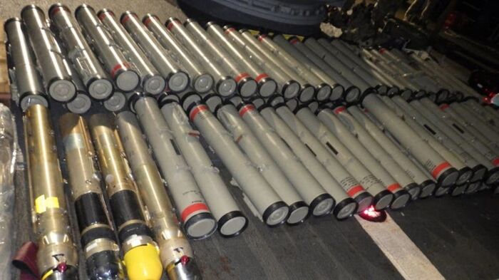 بالفيديو..أميركا تصادر سفينة تحمل أسلحة إيرانية في طريقها للحوثي