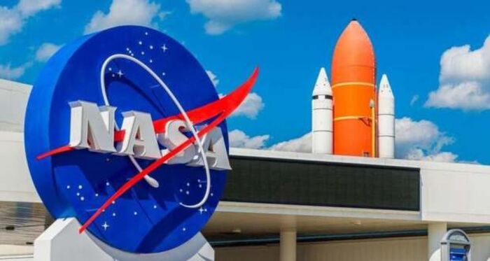 ناسا ترسل روبوتاً إلى القمر بحثاً عن الماء