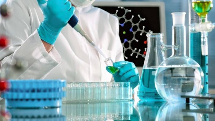 خبير أوبئة يستبعد خلق فيروس «كورونا» صناعيا