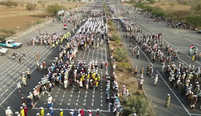 بعد أشهر من التحوط.. الحوثيون يعيدون فتح معسكرات التجنيد استعدادًا للتصعيد