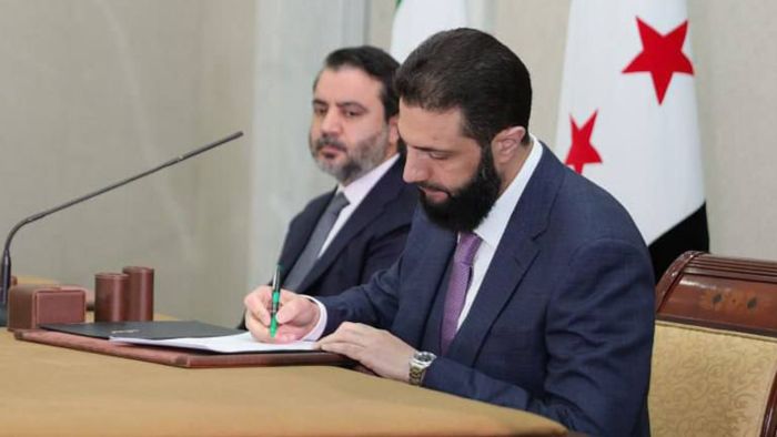 الرئيس السوري يوقع اتفاقاً مع «قسد» لوقف إطلاق النار والاندماج الكامل