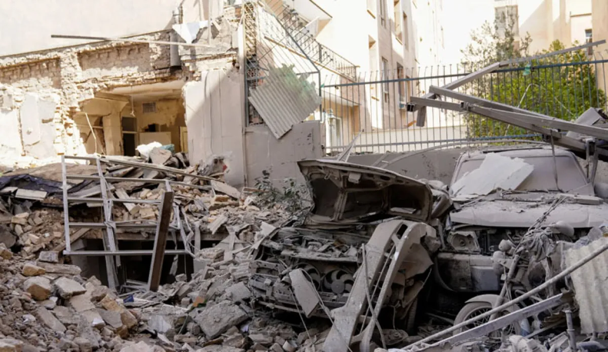 تأكيدات إسرائيلية على مقتل خامنئي وارتفاع الخسائر الإيرانية وسط ردود صاروخية