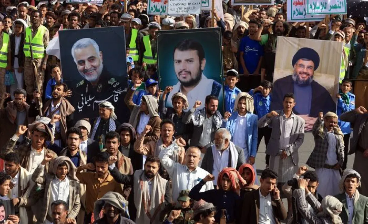 مركز «ستيمسون» الأمريكي: الحوثيون على أعتاب الانضمام الفعلي للحرب إلى جانب إيران