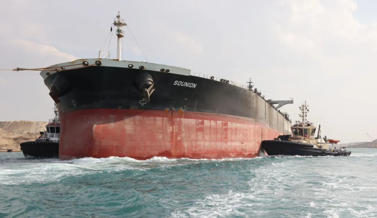 تصاعد الهجمات في الخليج.. استهداف ناقلة جديدة قرب الكويت وتسرب نفطي