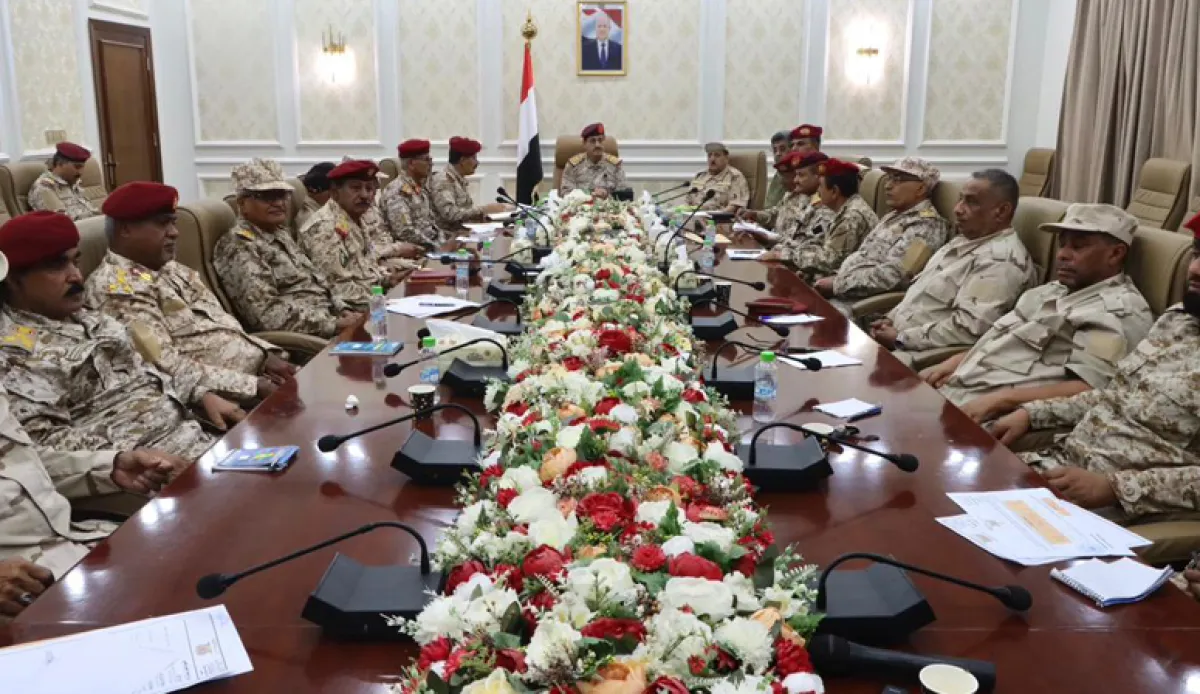 وزير الدفاع اليمني يؤكد التمسك باستعادة صنعاء من قبضة الحوثيين