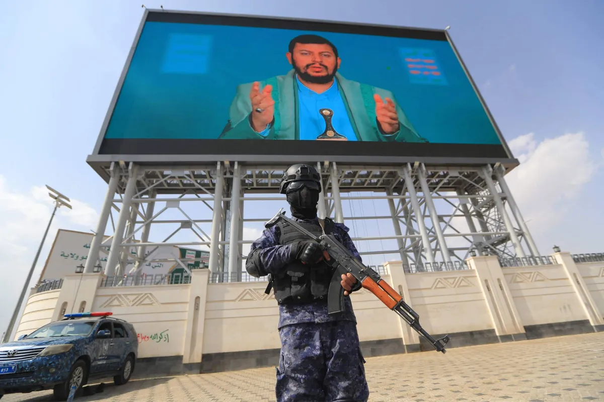 الحوثيون يختفون من الشارع الصنعاني وسط استعدادات غامضة