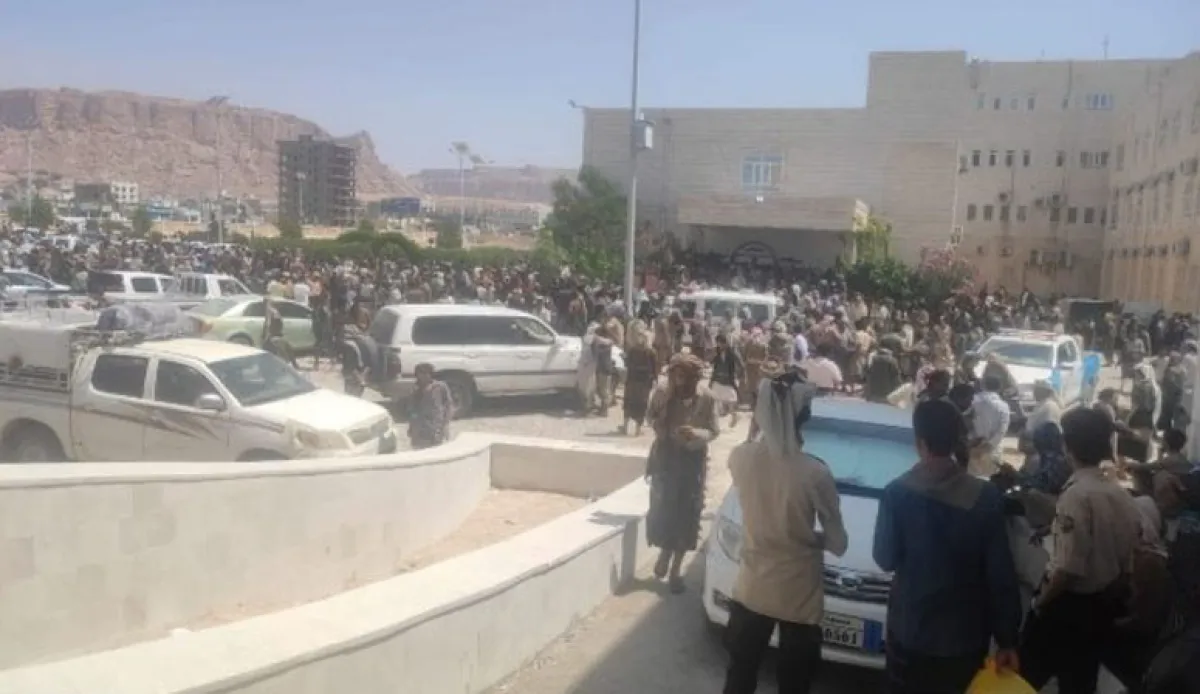 هجوم حوثي دام في شبوة ومعارك قرب باب المندب