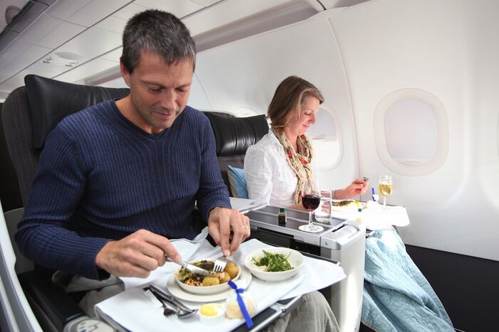 أسرار عن طعام الطائرات قد تدفعك لعدم تناوله.. تعرف عليها