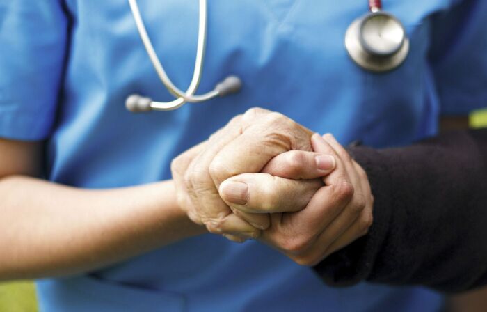 في زمن كورونا.. الحلاقة عن بعد في الصين ( فيديو)