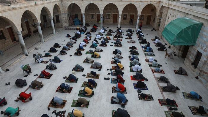 بشروط..فتح كنيسة القيامة ومساجد في غزة