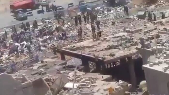 الحوثيون يُجبرون أسر ضحايا انفجار في صنعاء على دفنهم سرًا ومنع مراسم العزاء