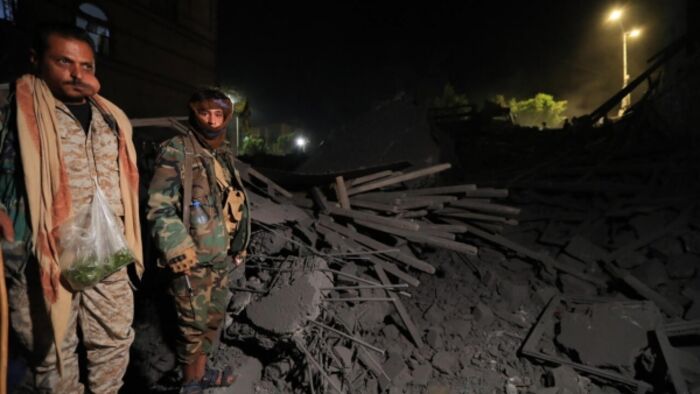 هلاك 70 حوثيًا بينهم خبراء من الحرس الثوري بغارة جوية أمريكية