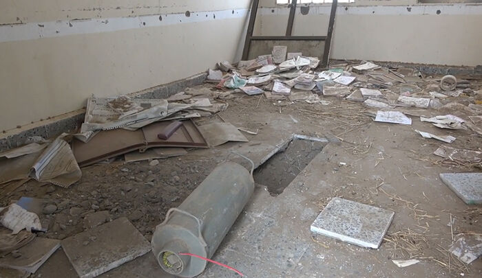 «المشتركة» تٌبطل عملية نسف المليشيا لمدرسة أبو بكر الصديق بحيس (فيديو)