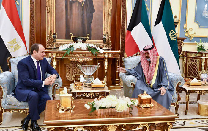 أمير الكويت والرئيس المصري يبحثان التعاون والملفات الإقليمية