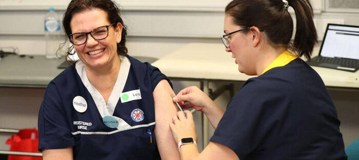 ما هي فترة المناعة بعد التطعيم بلقاح كورونا؟