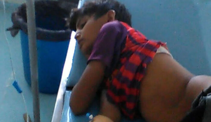 إصابة طفل ومواطن مسن بشظايا قذائف «الإرهابية» في حيس