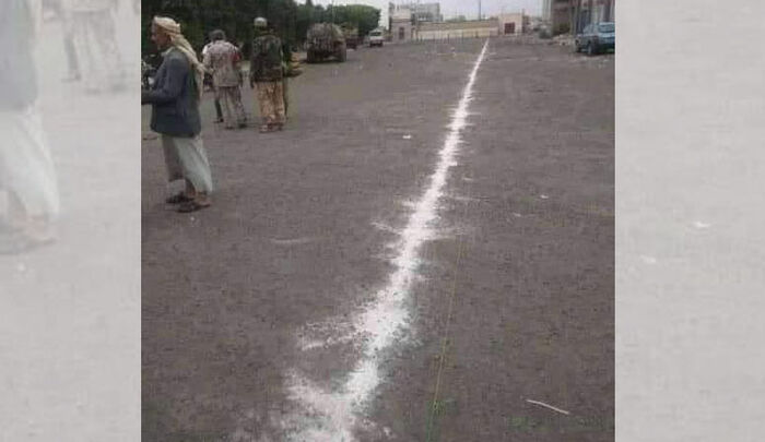 مشرف حوثي ينهب أرضية استاد ذمار الرياضي ويشرع في البناء