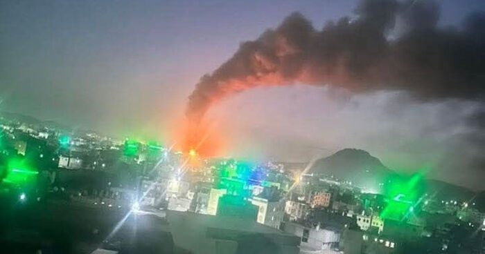 إسرائيل تنفذ ضربات واسعة في صنعاء وسط أزمة سياسية حوثية داخلية