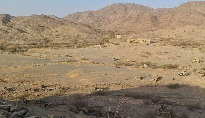 معارك عنيفة في حرض بين القوات الحكومية والمليشيا الإرهابية