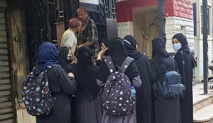 طلاب اليمن في مصر يواصلون اعتصامهم ويهددون بالتصعيد