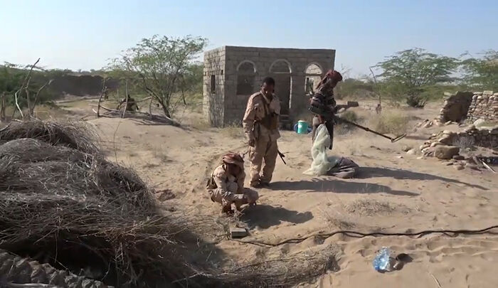 اكتشاف عشرات المنازل التي فخختها مليشيا الحوثي في المناطق المحررة (فيديو)