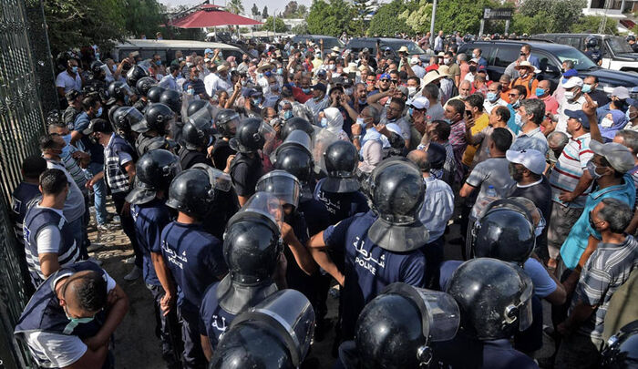 تونس.. ماذا بعد قرارات الرئيس "الحاسمة"؟