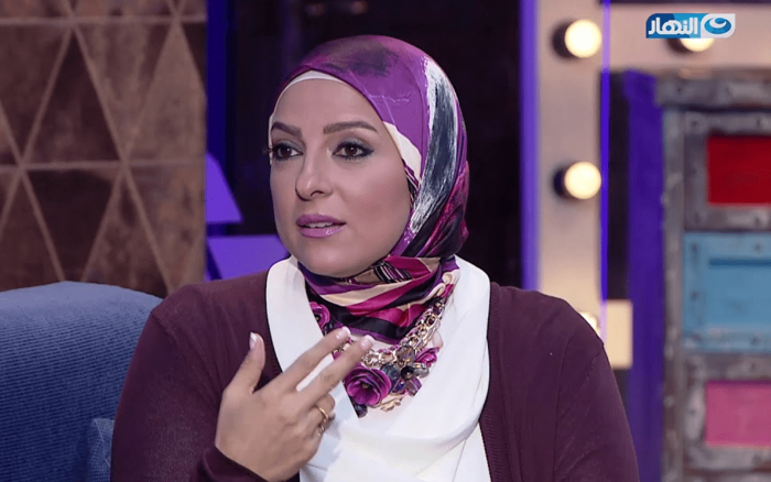 مذيعات يتسببن في توقف البث المباشر لقناة فضائية