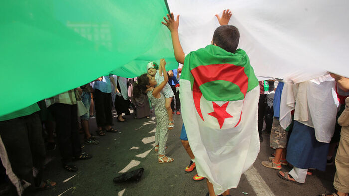 الإنتخابات الجزائرية.. إقبال الساعات الأولى "كبير"