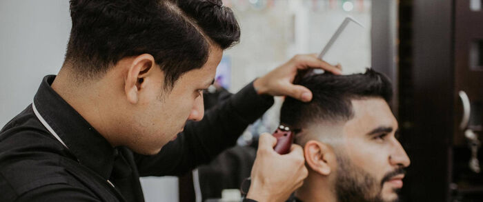 الحلاقة في زمن كورونا.. هل نذهب إلى صالونات التصفيف أم لا؟