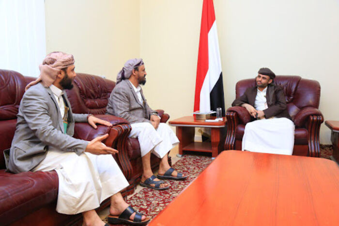 الحوثيون ينكصون عهدهم مع السلفيين ويقتحمون دار الحديث