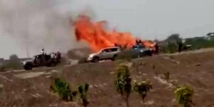 مليشيا الحوثي تحرق منازل مواطنين بالحديدة في ظل استمرار عمليات السطو على الأراضي والممتلكات