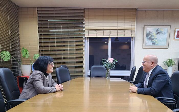 السفير عادل السنيني يبحث توسيع مجالات التبادل العلمي والثقافي