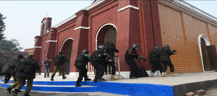 شرطة باكستان تداهم مخبأ لجماعة مرتبطة بـ"داعش"