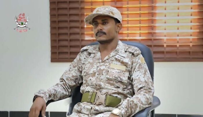 انشقاق قيادي حوثي آخر عن الجماعة وانضمامه للقوات الحكومية