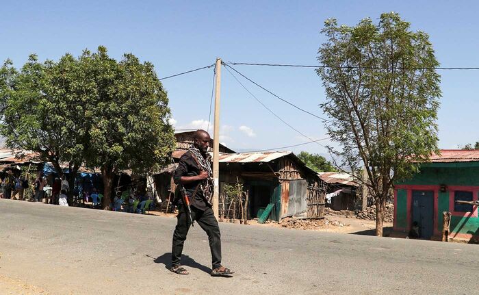 الجيش الإثيوبي يهدد باستخدام الدبابات والمدفعية للسيطرة على عاصمة تيجراي