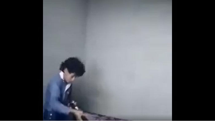 طفل يوثق انتحاره بكاميرة هاتفه بعد دورة ثقافية لدى الحوثيين (تفاصيل)