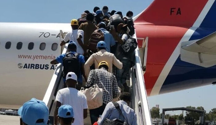 التحالف: الحوثيون ارتكبوا انتهاكات بشعة بصنعاء وسهلنا نقل 160 مهاجرا إفريقيا