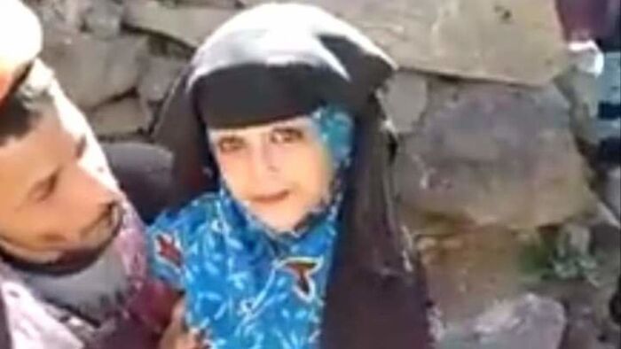 بعد فضح الأمر.. الحوثيون يحاولون دفن جريمة بيع أب لابنته بـ 200 ألف ريال