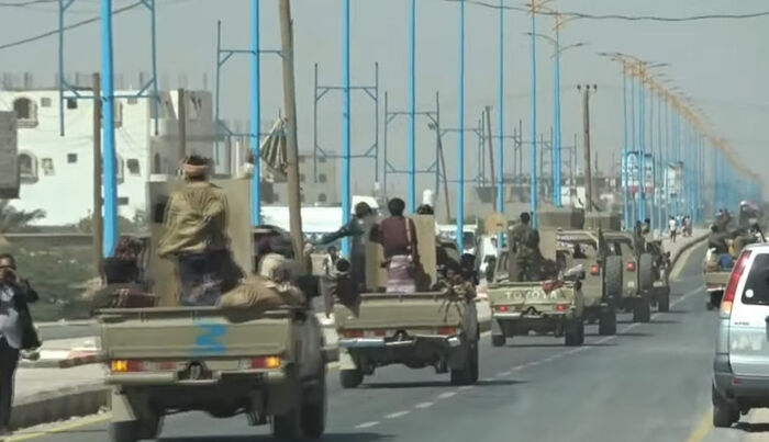 مليشيا الحوثي تكسر الهدوء وتشعل جبهة مرخة العليا بمحافظة شبوة