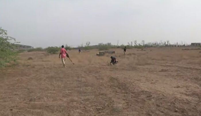 القوات المشتركة تكتشف شبكة ألغام حوثية على مساحة واسعة بالحديدة