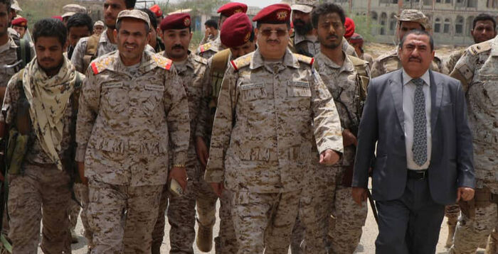 وزير الدفاع اليمني: مستعدون للمعركة ونقاتل من اجل إنهاء الحرب