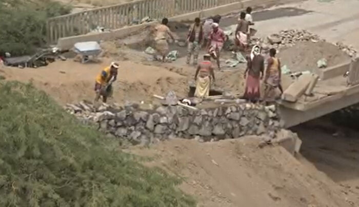 القوات المشتركة تصلح ما أفسده الحوثيون (فيديو)